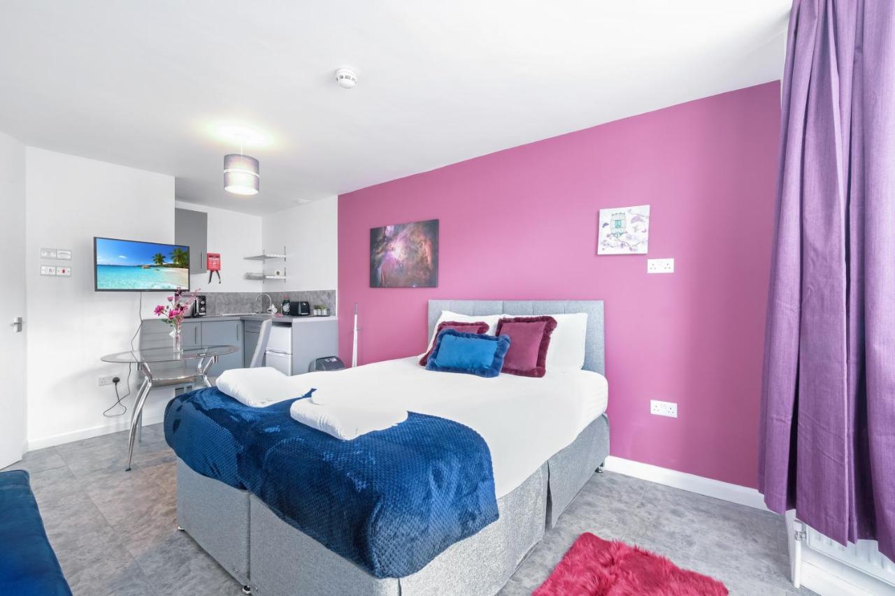 Fernbank Studios Sudbury Hill Harrow Self-Contained Studios With En-Suite Wembley Exterior foto