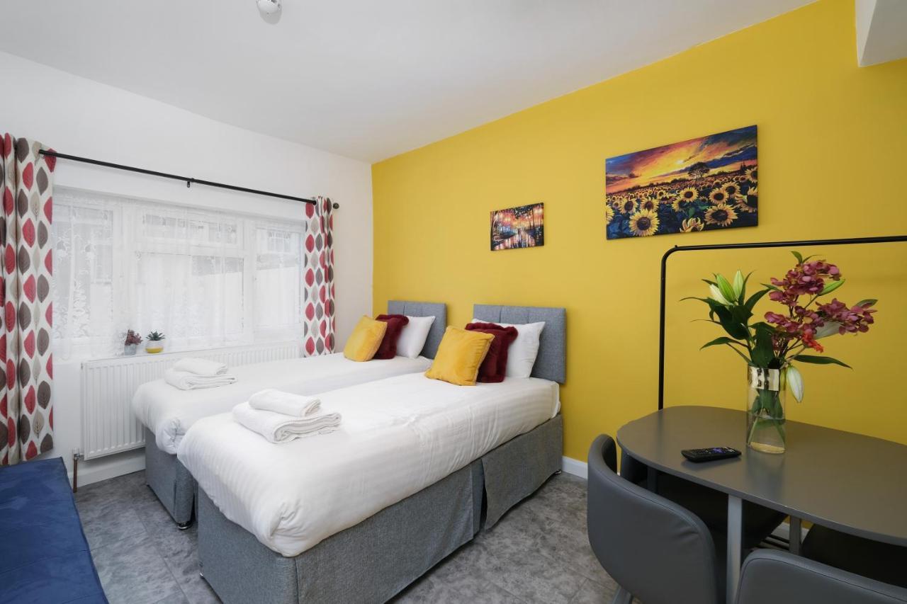 Fernbank Studios Sudbury Hill Harrow Self-Contained Studios With En-Suite Wembley Exterior foto